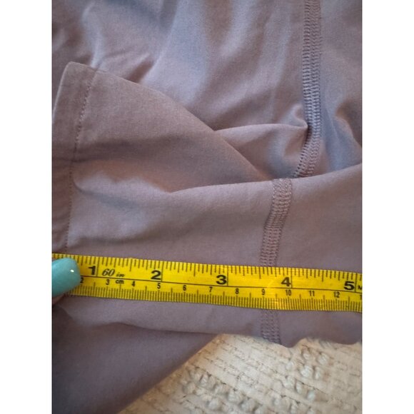 Lululemon Womens 8 Tall Athletic Shorts Gray Recycled Polyester & Elastane Blend - Picture 6 of 7